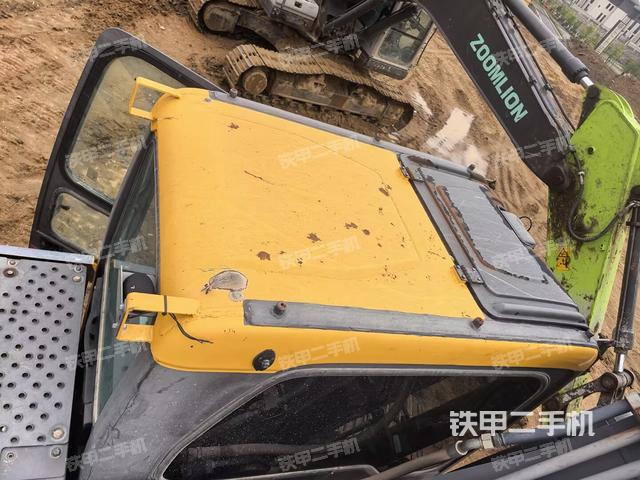 駕駛室頂部俯視(上車部件) 駕駛室頂部俯視(上車部件)
