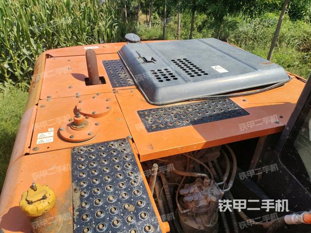 氣門(mén)室蓋螺絲特寫(xiě)(上車(chē)部件) 氣門(mén)室蓋螺絲特寫(xiě)(上車(chē)部件)
