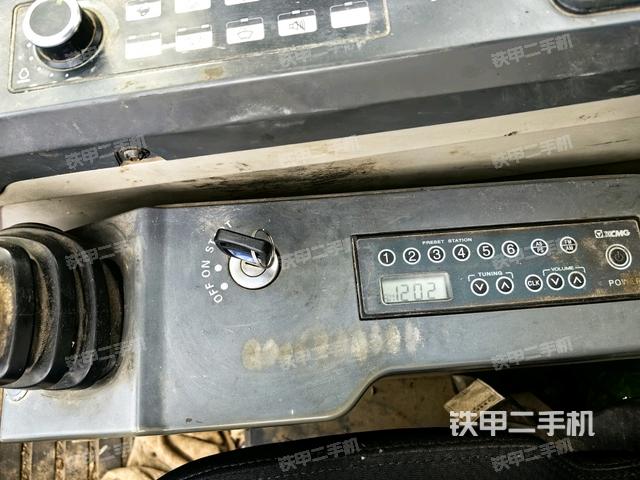 座椅右側(cè)控制臺/鑰匙門/油門/含右手柄(駕駛室部分) 座椅右側(cè)控制臺/鑰匙門/油門/含右手柄(駕駛室部分)