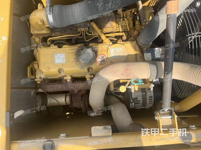 發(fā)動(dòng)機(jī)整體俯視(整機(jī)外觀) 發(fā)動(dòng)機(jī)整體俯視(整機(jī)外觀)