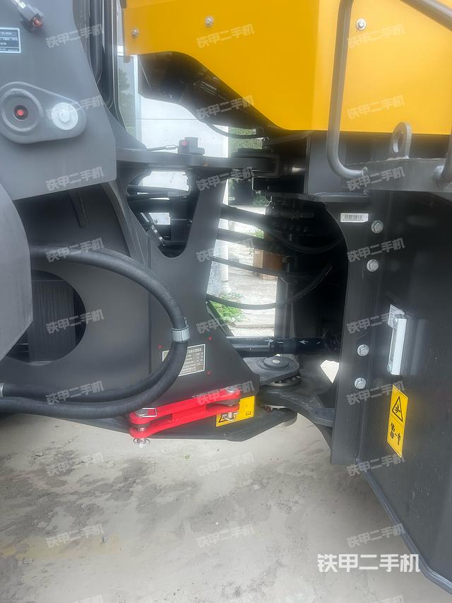 工作装置整体(整机外观及大件) 工作装置整体(整机外观及大件)