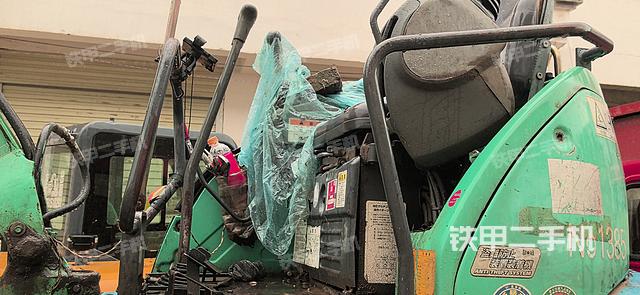 驾驶室整体（整机外观）