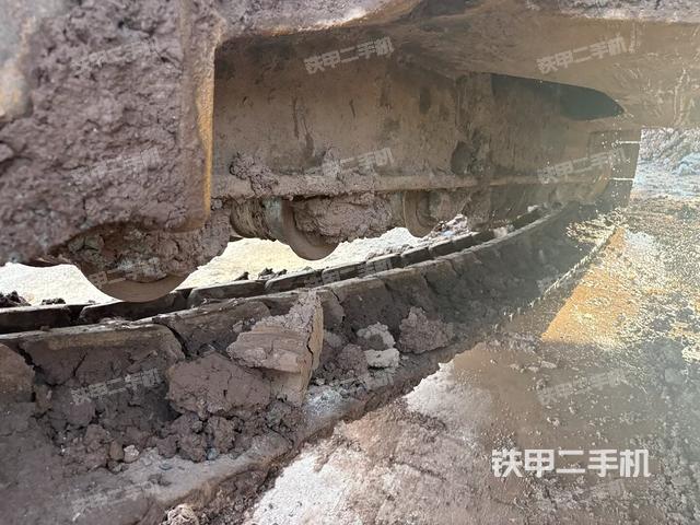 右导向轮(行走机构) 右导向轮(行走机构)