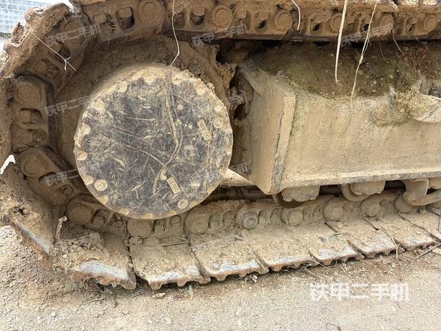 左側(cè)履帶整體?(行走機構(gòu)) 左側(cè)履帶整體?(行走機構(gòu))