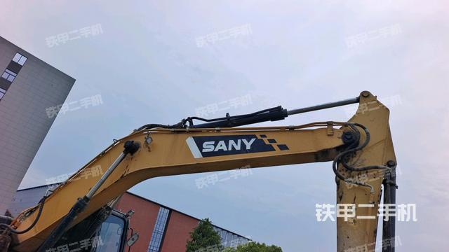 大臂整体 右侧(工作和回转装置) 大臂整体 右侧(工作和回转装置)