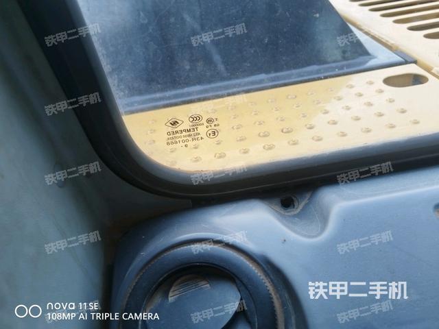 右侧玻璃角标(驾驶室部分) 右侧玻璃角标(驾驶室部分)