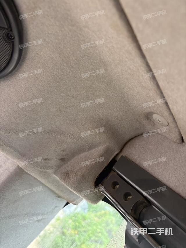 右側(cè)玻璃角標(biāo)(駕駛室部分) 右側(cè)玻璃角標(biāo)(駕駛室部分)