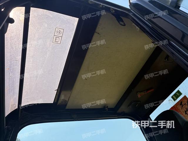 頂棚整體(駕駛室部分) 頂棚整體(駕駛室部分)