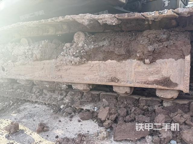 左侧履带整体 (行走机构) 左侧履带整体 (行走机构)