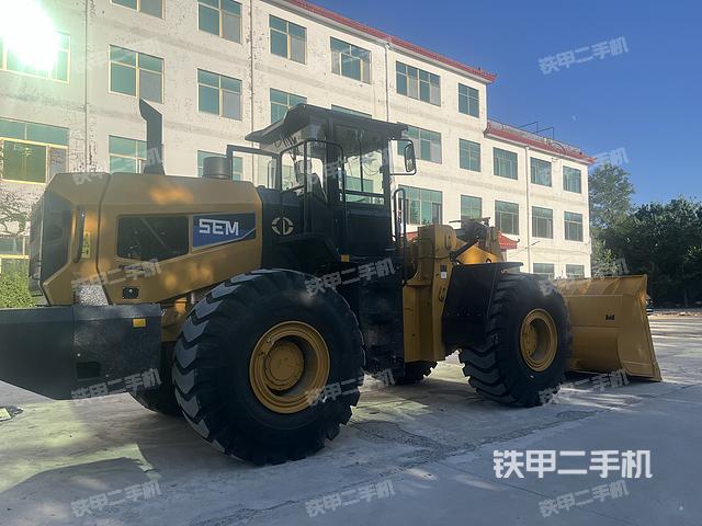 整機(jī)右后45°(整機(jī)外觀及大件) 整機(jī)右后45°(整機(jī)外觀及大件)