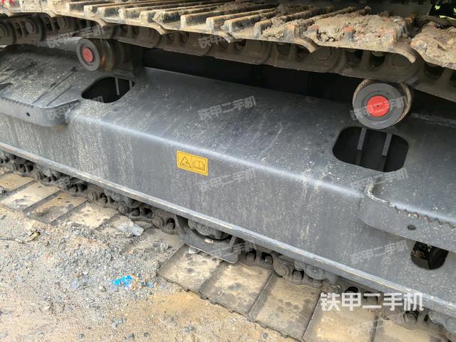 左側(cè)行走馬達蓋板(行走機構(gòu)) 左側(cè)行走馬達蓋板(行走機構(gòu))