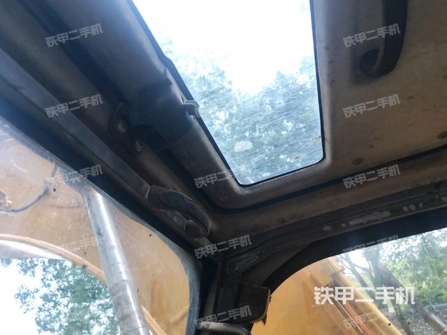 右側(cè)玻璃角標(biāo)(駕駛室部分) 右側(cè)玻璃角標(biāo)(駕駛室部分)