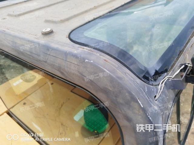 駕駛室頂部(整機外觀) 駕駛室頂部(整機外觀)