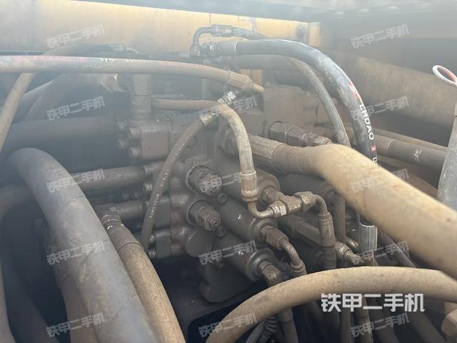 驾驶室顶部俯视(上车部件) 驾驶室顶部俯视(上车部件)