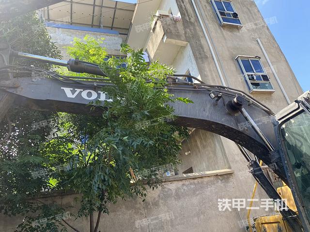 大臂整體?右側(cè)(工作和回轉(zhuǎn)裝置) 大臂整體?右側(cè)(工作和回轉(zhuǎn)裝置)