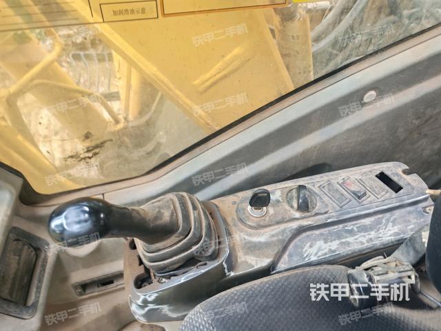 座椅右側(cè)控制臺(tái)/鑰匙門/油門/含右手柄(駕駛室部分) 座椅右側(cè)控制臺(tái)/鑰匙門/油門/含右手柄(駕駛室部分)