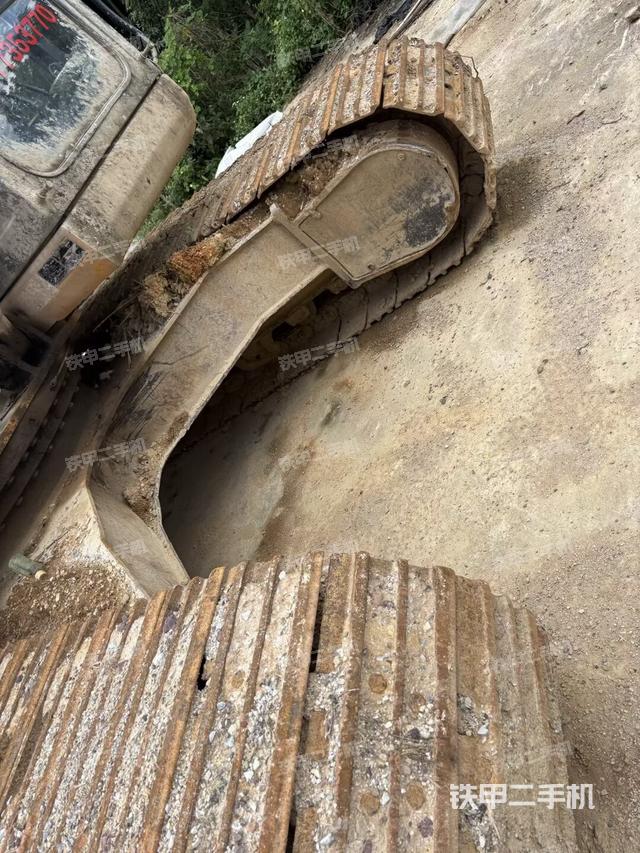 大臂根部?斜視(工作和回轉(zhuǎn)裝置) 大臂根部?斜視(工作和回轉(zhuǎn)裝置)