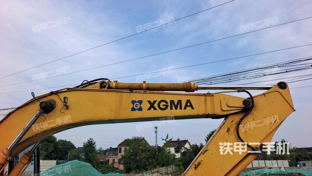 大臂整体 右侧(工作和回转装置) 大臂整体 右侧(工作和回转装置)