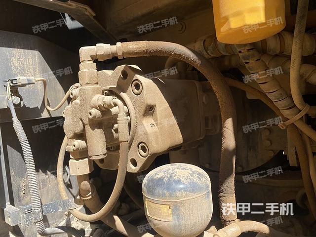 液壓泵斜45?左(大件艙室) 液壓泵斜45?左(大件艙室)