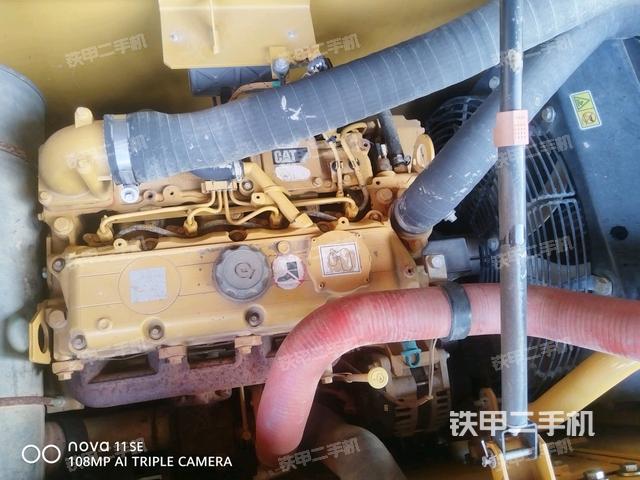 發(fā)動機整體俯視(整機外觀) 發(fā)動機整體俯視(整機外觀)