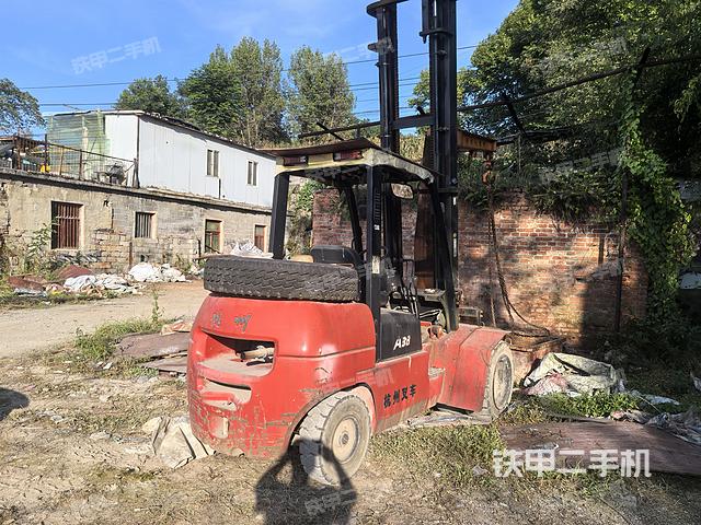 整机右后45°（设备外观及核心部件）