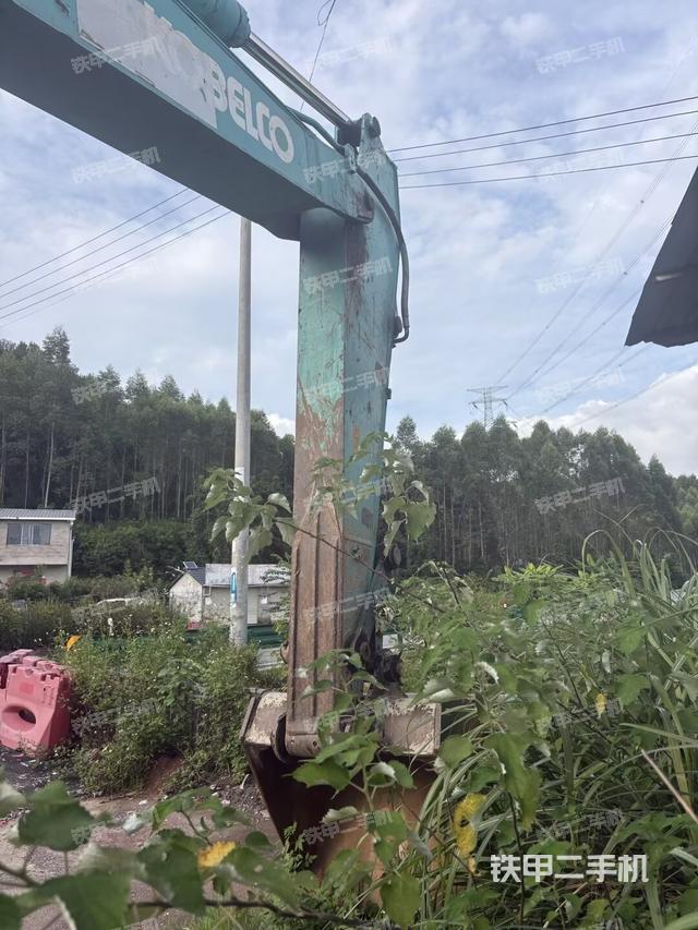 小臂整体左后(工作和回转装置) 小臂整体左后(工作和回转装置)