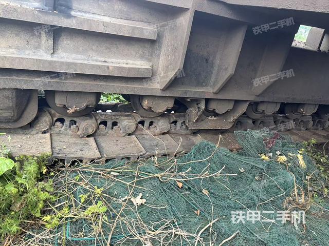 右导向轮(行走机构) 右导向轮(行走机构)