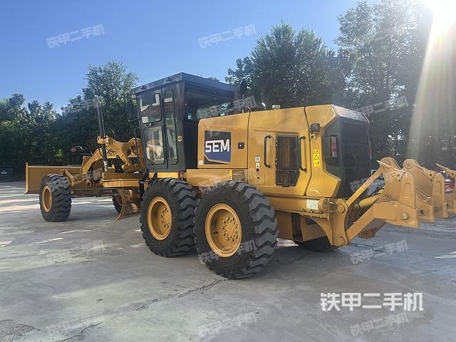 整機(jī)右后45°(設(shè)備外觀及核心部件) 整機(jī)右后45°(設(shè)備外觀及核心部件)