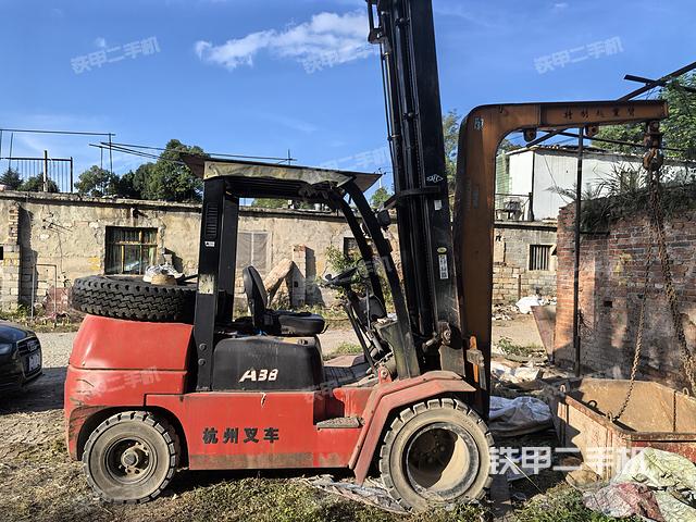 整机右侧（设备外观及核心部件）