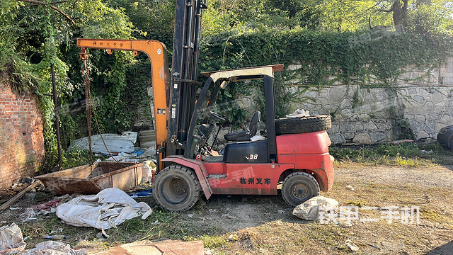 整机左侧（设备外观及核心部件）