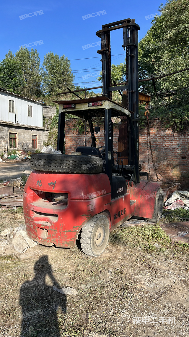 整机右后45°（设备外观及核心部件）