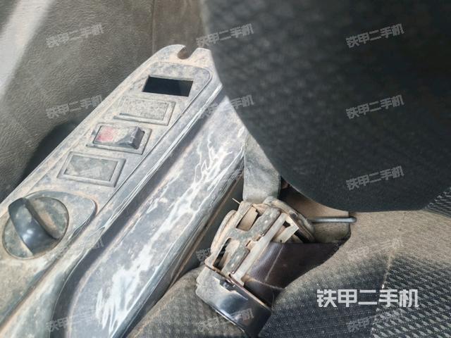 駕駛室正側(cè)(駕駛室部分) 駕駛室正側(cè)(駕駛室部分)