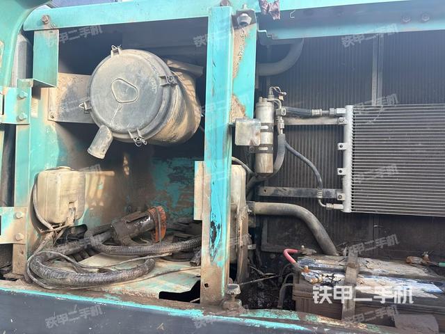 散热器正面(大件舱室) 散热器正面(大件舱室)