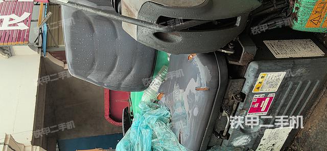 驾驶室顶部（整机外观）