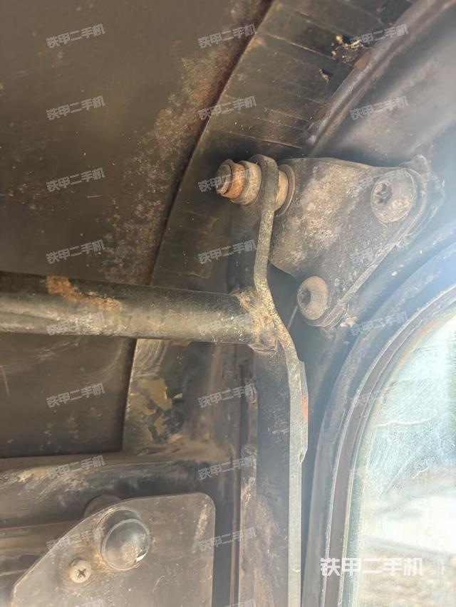 座椅左側(cè)控制臺/音響/含左手柄（駕駛室部分）