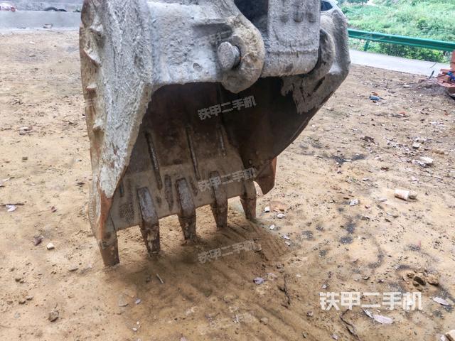 小臂整體右前(工作和回轉(zhuǎn)裝置) 小臂整體右前(工作和回轉(zhuǎn)裝置)
