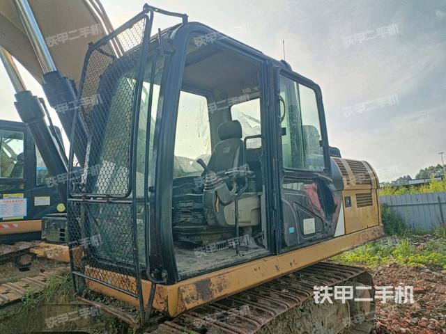 驾驶室整体(整机外观) 驾驶室整体(整机外观)