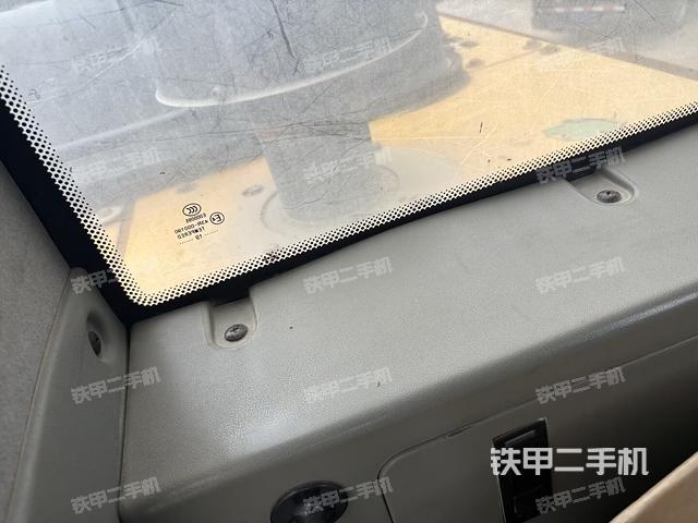 駕駛室左前45度(駕駛室部分) 駕駛室左前45度(駕駛室部分)