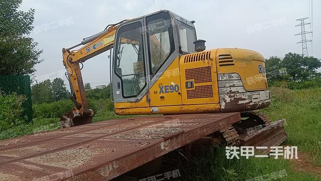 驾驶室顶部（整机外观）