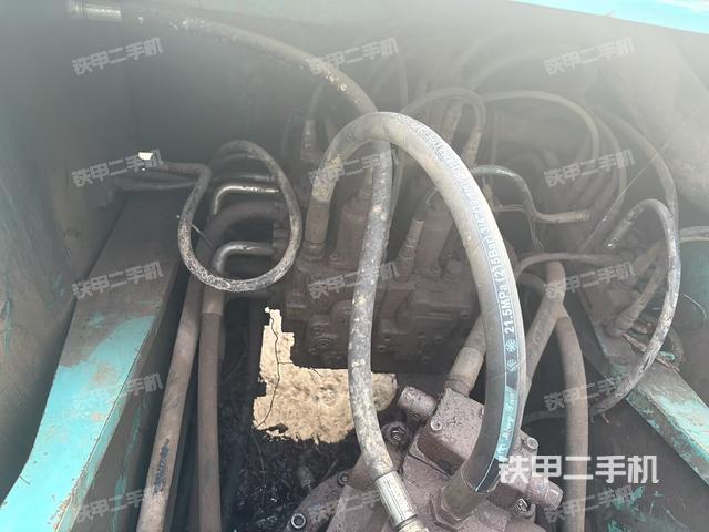 发动机室(上车部件) 发动机室(上车部件)