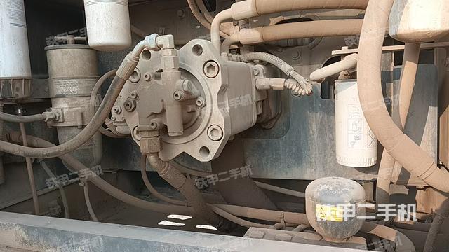 液压泵舱室正面整体(整机外观) 液压泵舱室正面整体(整机外观)