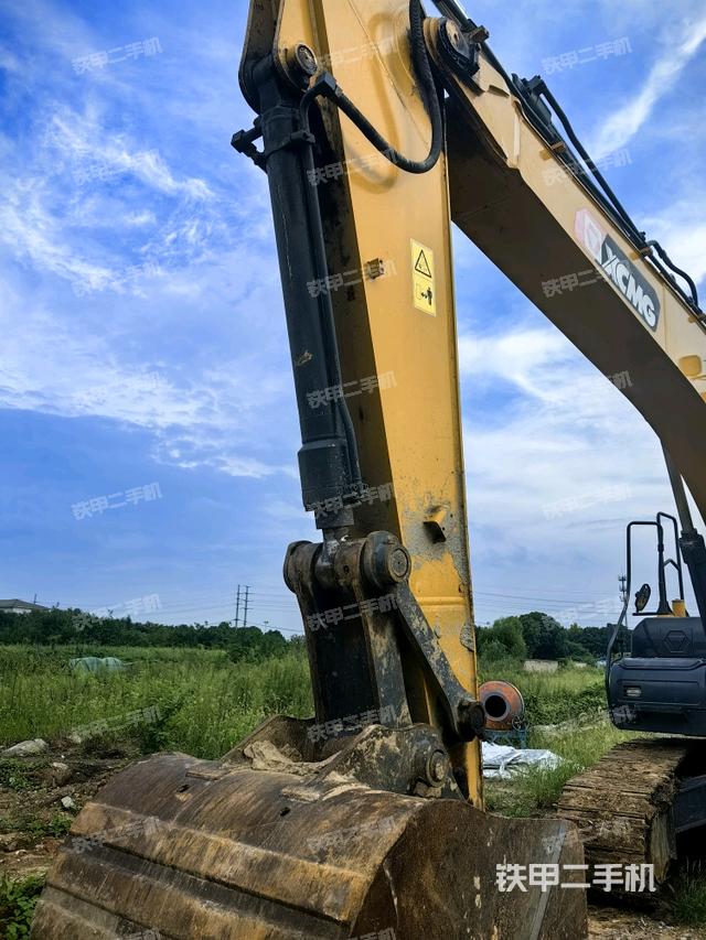 小臂整體左后(工作和回轉裝置) 小臂整體左后(工作和回轉裝置)