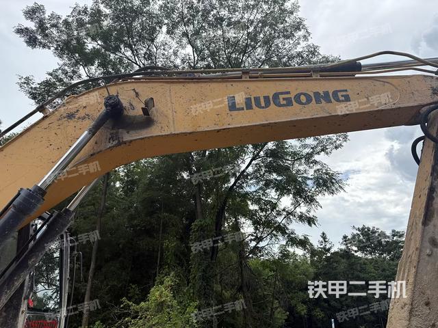 大臂油缸整體?豎拍(工作和回轉(zhuǎn)裝置) 大臂油缸整體?豎拍(工作和回轉(zhuǎn)裝置)