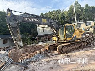 沃尔沃EC200B挖掘机实拍图片