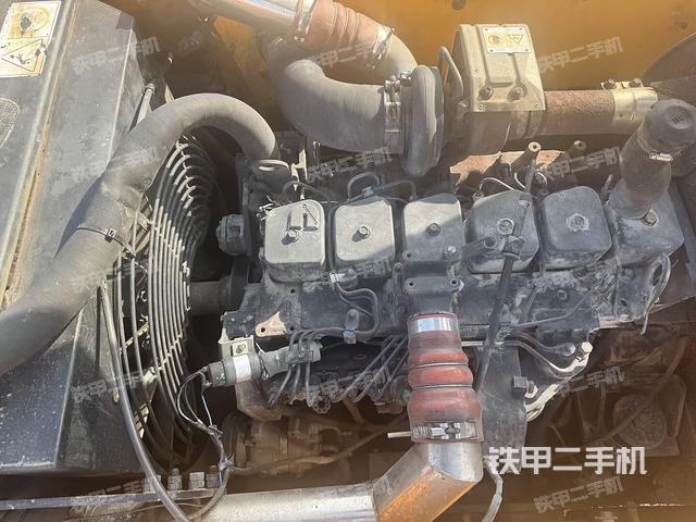 發(fā)動機(jī)整體俯視(整機(jī)外觀) 發(fā)動機(jī)整體俯視(整機(jī)外觀)