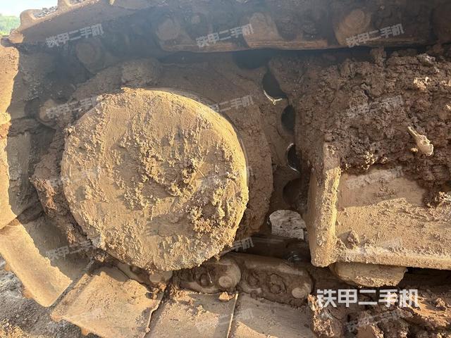 左导向轮(行走机构) 左导向轮(行走机构)
