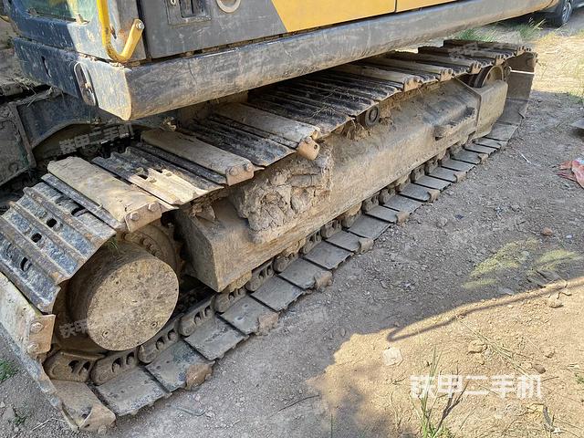 左側(cè)履帶整體?(行走機(jī)構(gòu)) 左側(cè)履帶整體?(行走機(jī)構(gòu))