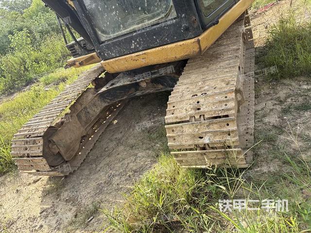 小臂整體右前(工作和回轉(zhuǎn)裝置) 小臂整體右前(工作和回轉(zhuǎn)裝置)