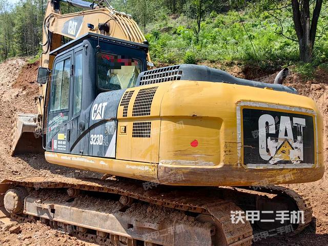 駕駛室整體(整機外觀) 駕駛室整體(整機外觀)