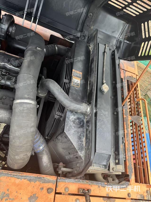散热器正面(大件舱室) 散热器正面(大件舱室)